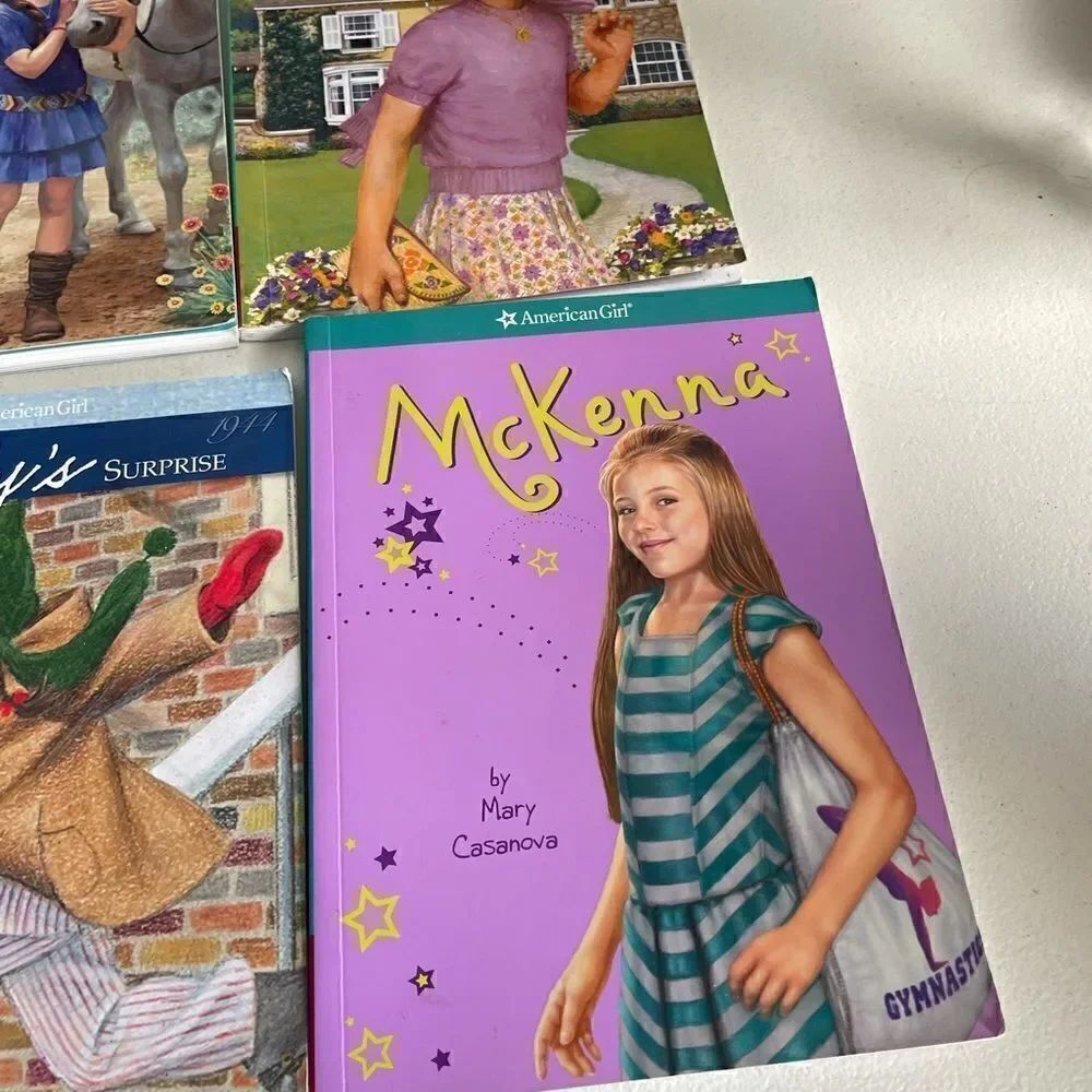 9 American girl Books - Picture 6 of 6